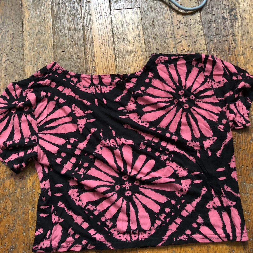 Red and black floral crop top